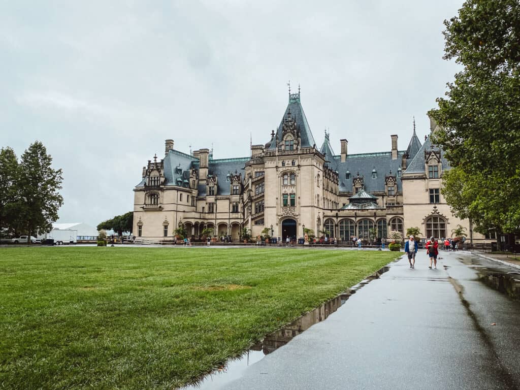 https://culturecravingcouple.com/wp-content/uploads/2023/09/The-Biltmore-in-Asheville-1-1024x768.jpg