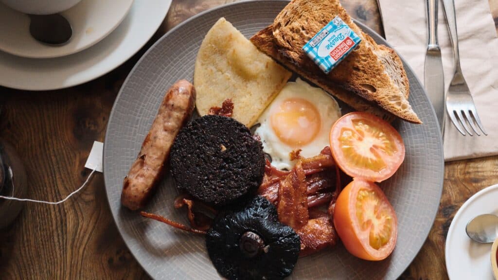 a full scottish breakfast on a plate